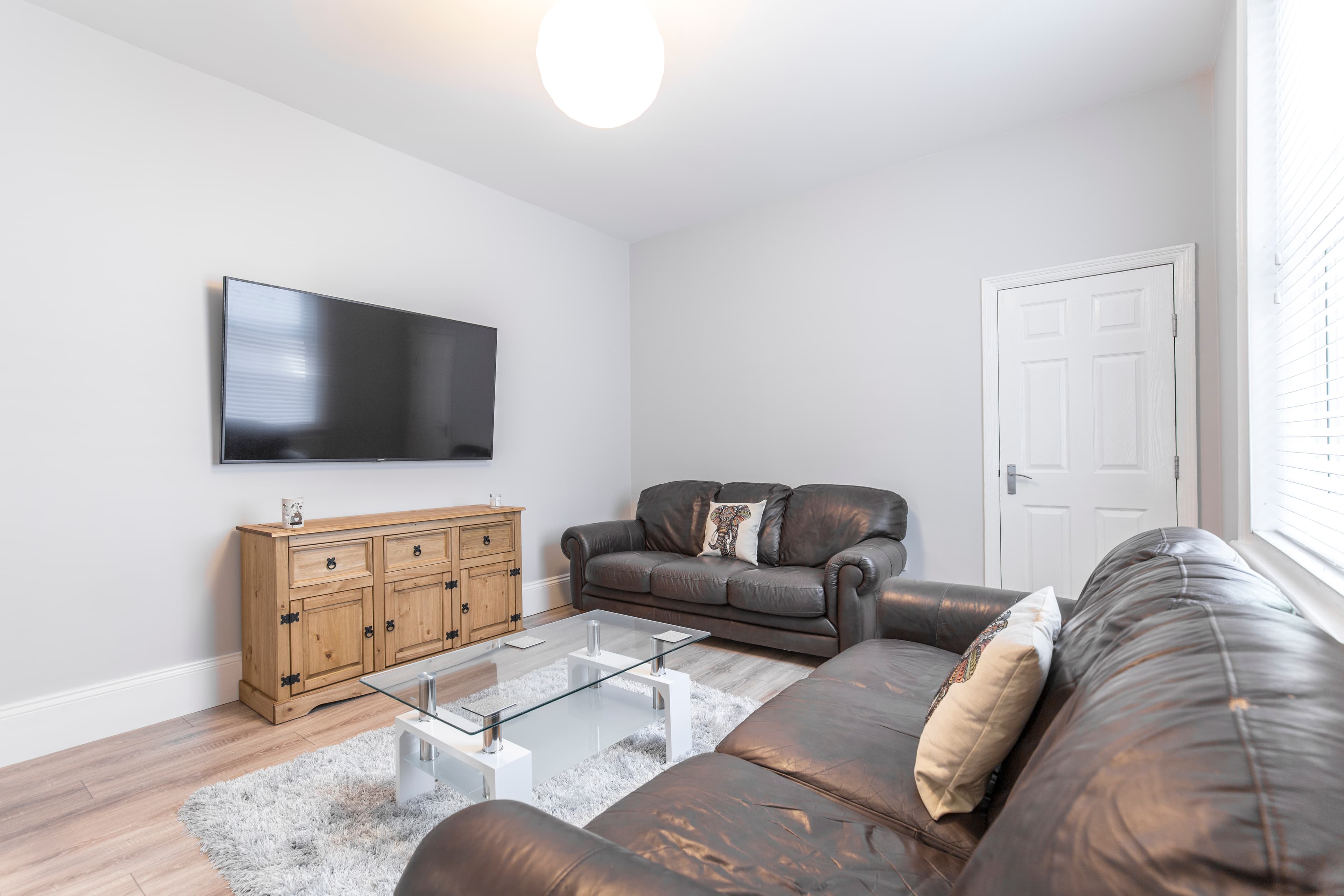 7 Bed House - Wellesley Avenue photo 1