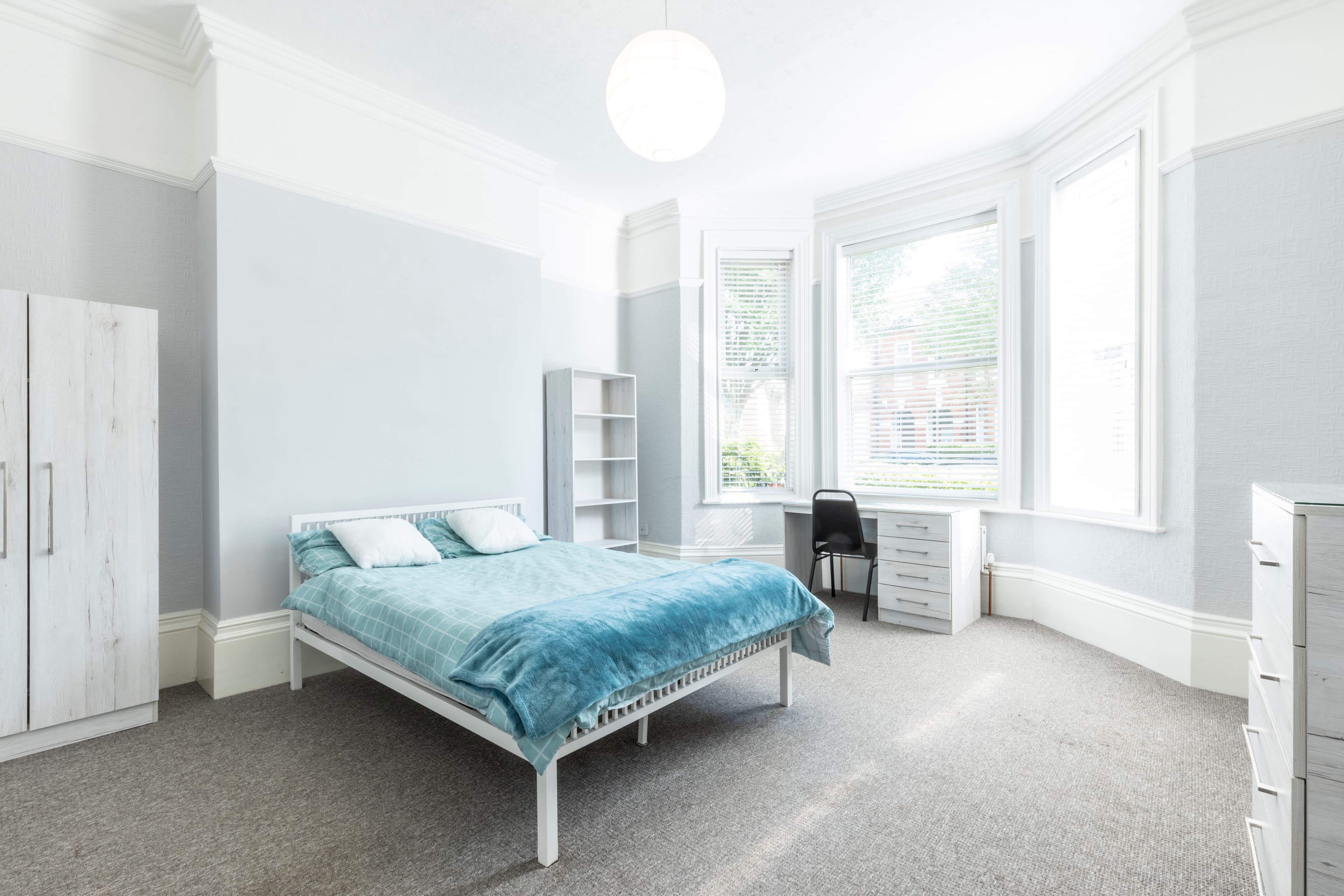 7 Bed House - Wellesley Avenue thumbnail 3