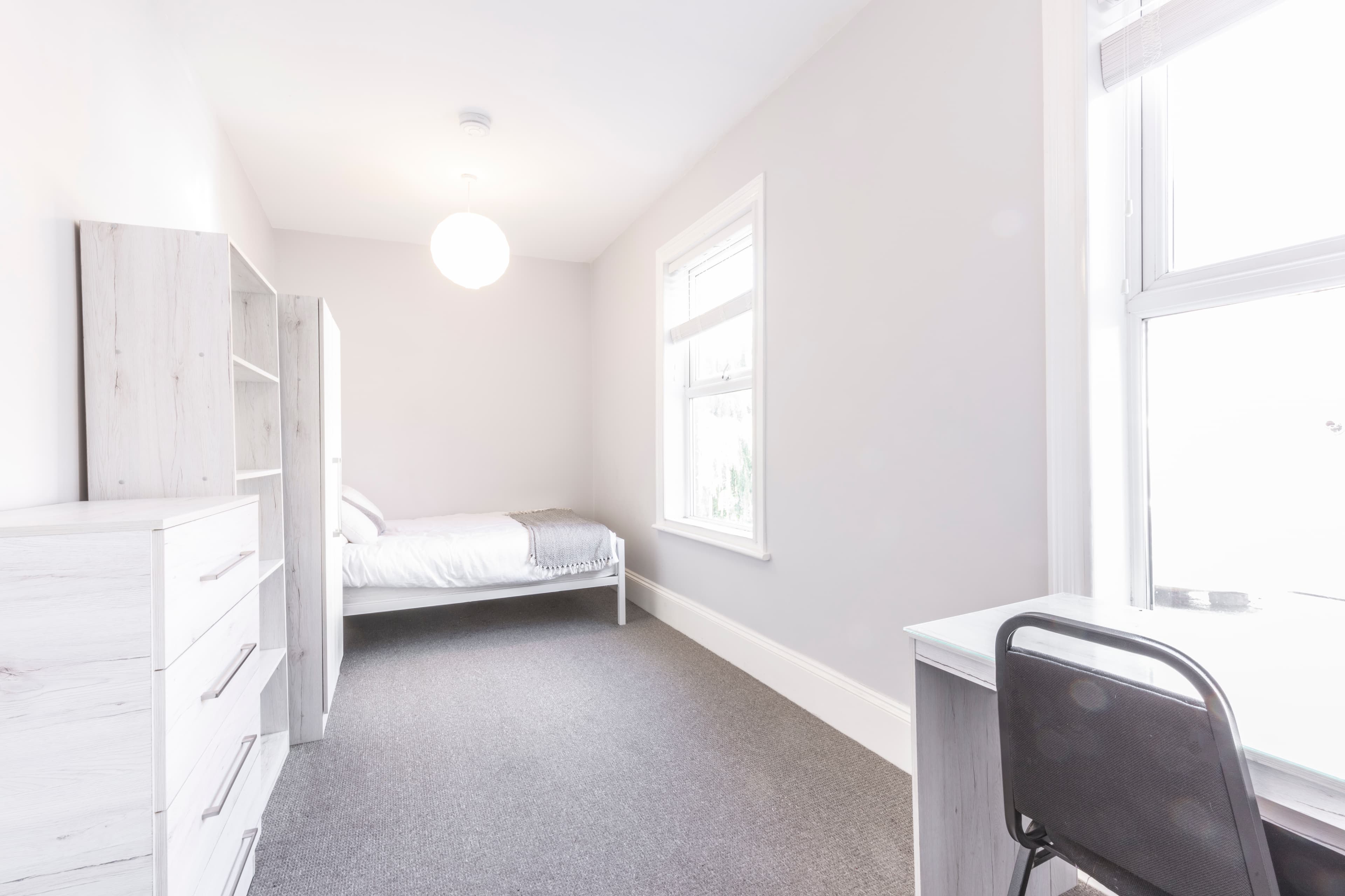 7 Bed House - Wellesley Avenue thumbnail 9