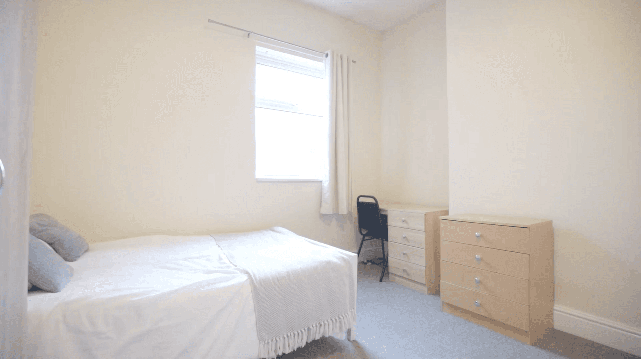 7 Bed House - Wellesley Avenue thumbnail 11