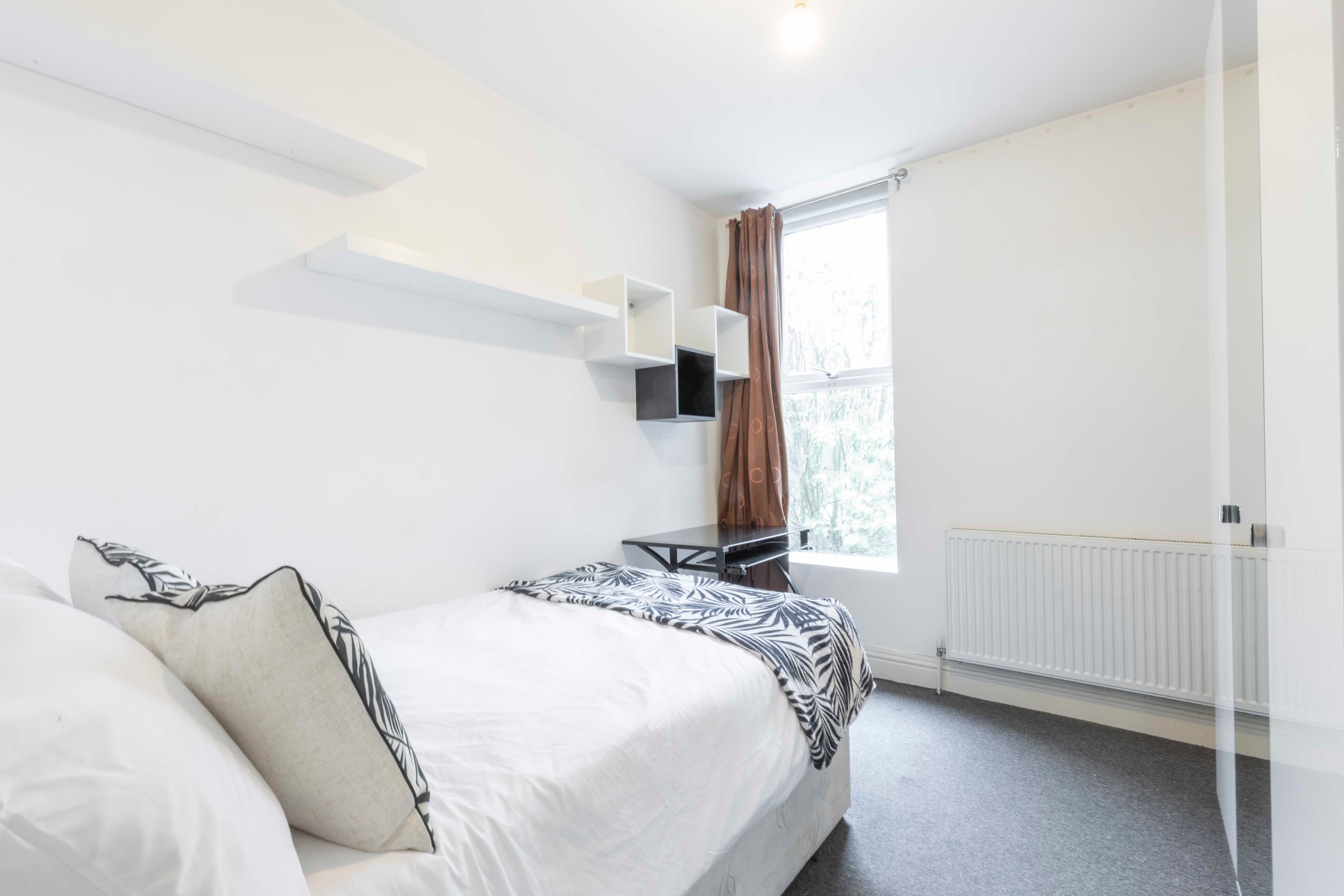 8 Bed House - Wellesley Avenue thumbnail 7