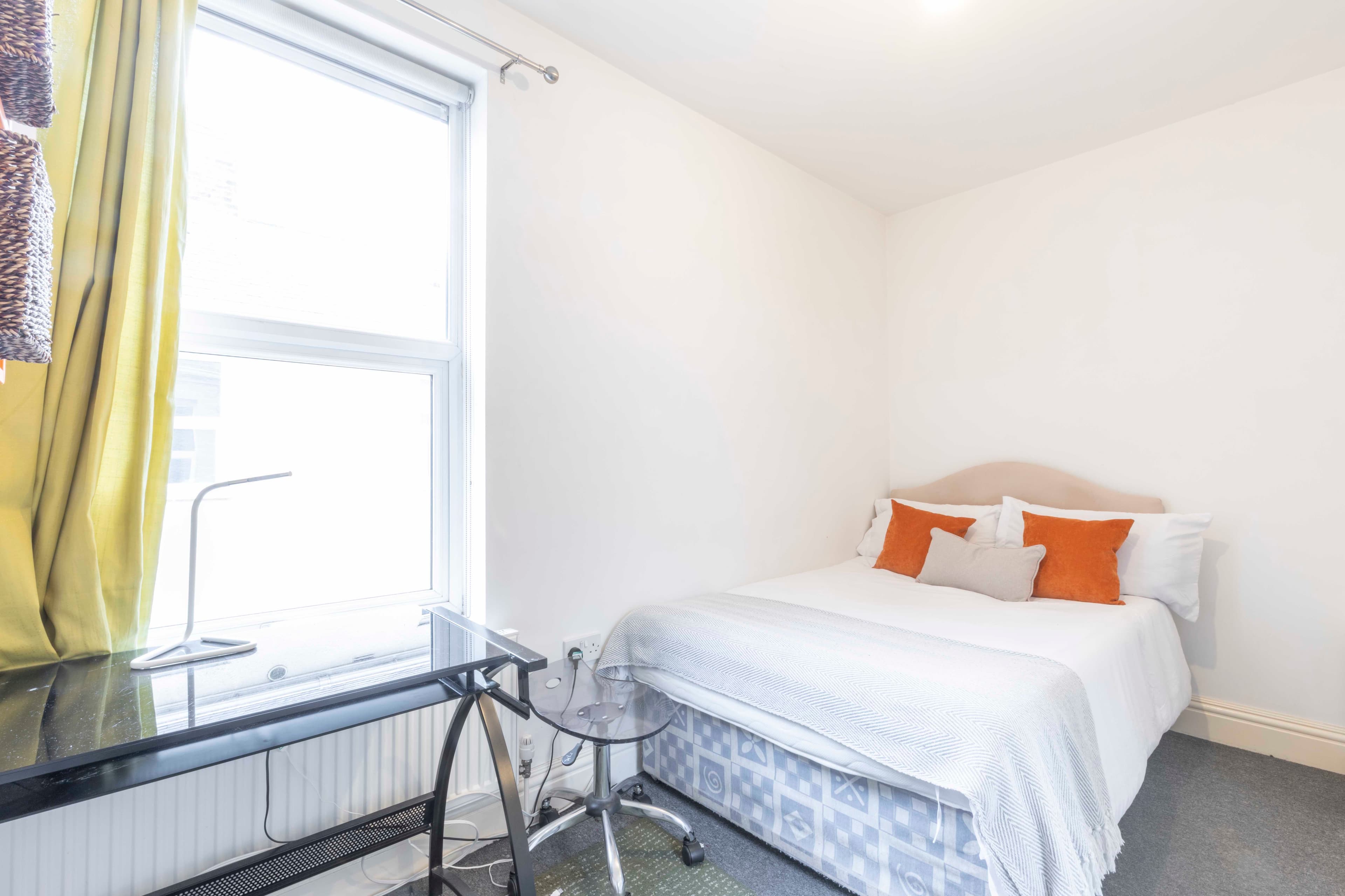 8 Bed House - Wellesley Avenue thumbnail 13