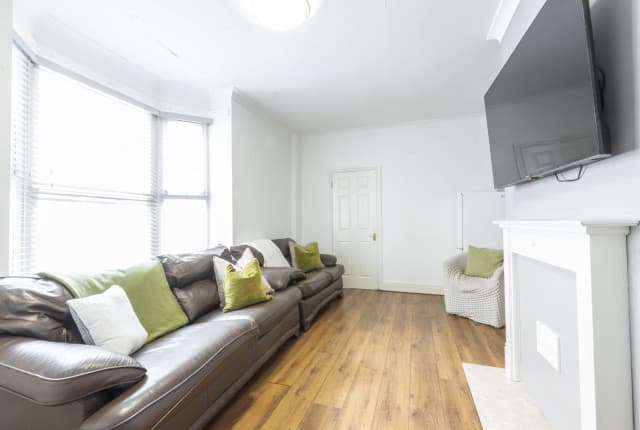 5 Bed House - Brooklyn Street thumbnail 2