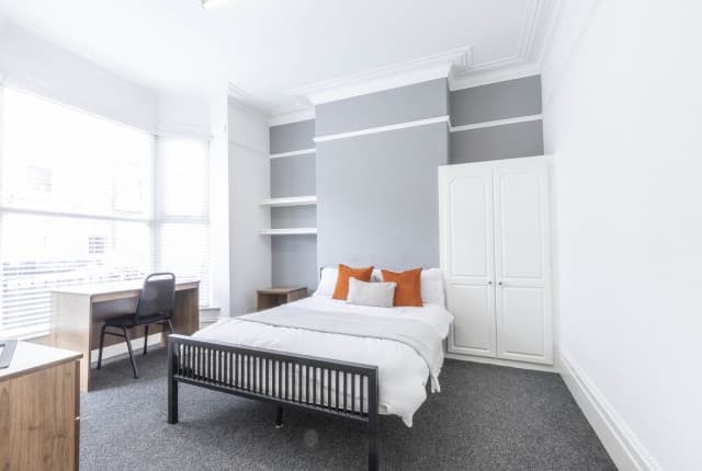 5 Bed House - Brooklyn Street thumbnail 3