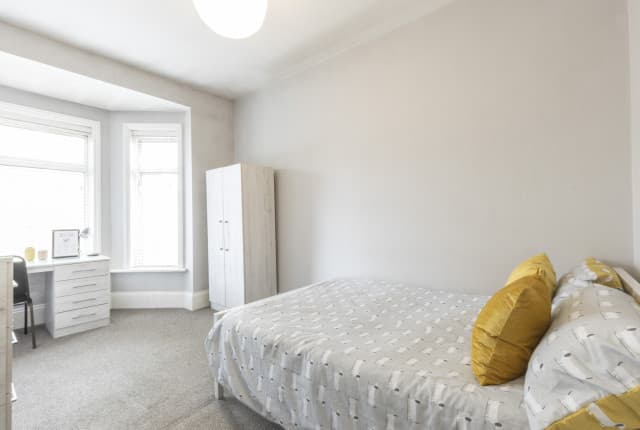 6 Bed House - Auckland Avenue thumbnail 6