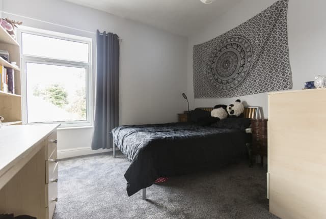 7 Bed House - Ash Grove thumbnail 10