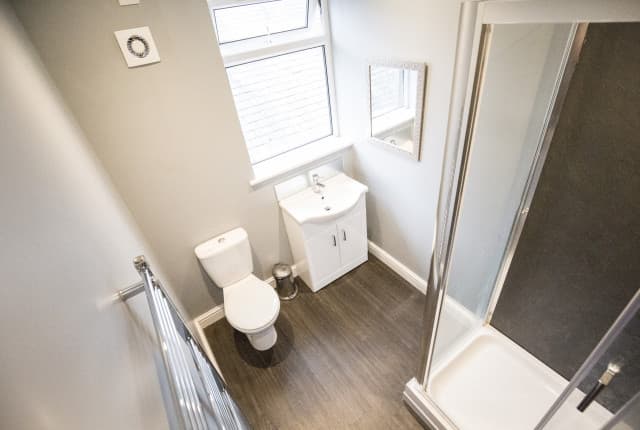 7 Bed House - Ash Grove thumbnail 14