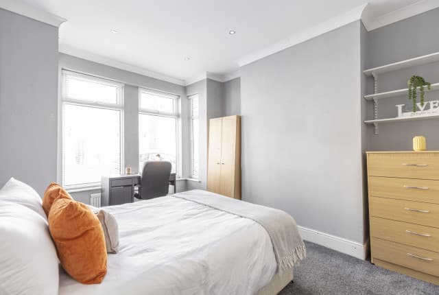 3 Bed House - Hardy Street thumbnail 3