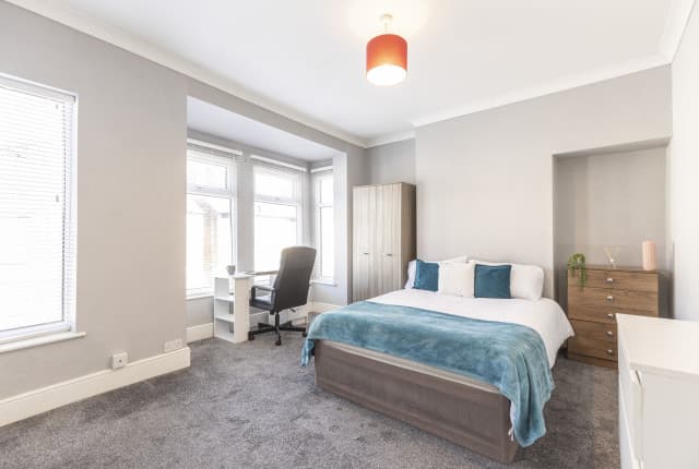 3 Bed House - Hardy Street thumbnail 5