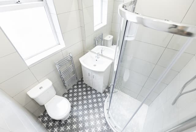 5 Bed House - Auckland Avenue thumbnail 11