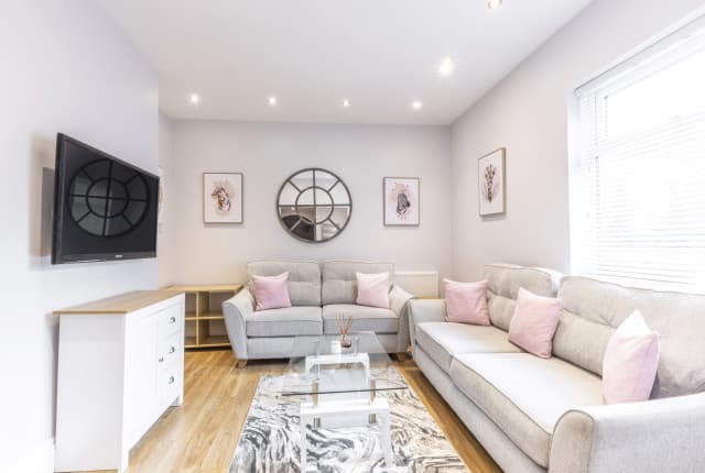 3 Bed House - Beverley Road