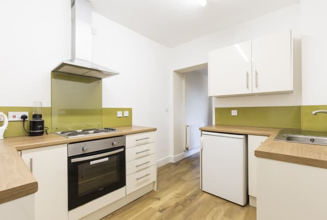 4 Bed House - Goddard Avenue photo 1