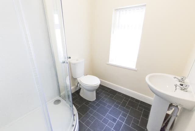 4 Bed House - Goddard Avenue thumbnail 7