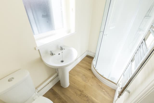 4 Bed House - Goddard Avenue thumbnail 8