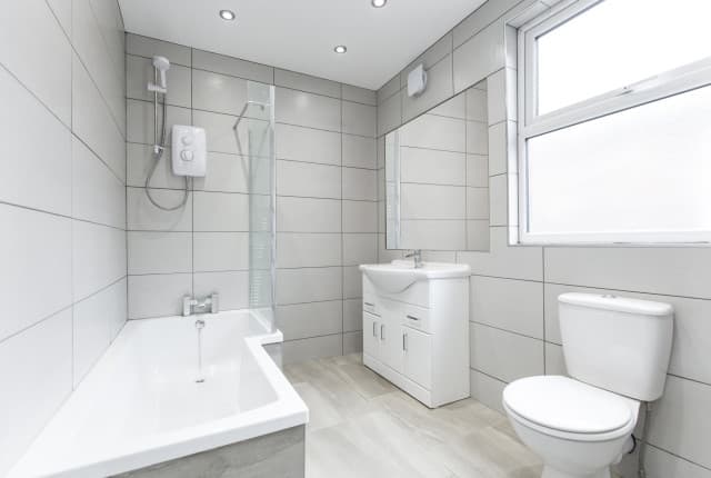 6 Bed House - Beresford Avenue thumbnail 10