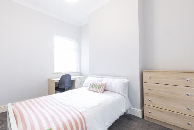 5 Bed House - Brooklyn Street thumbnail 4