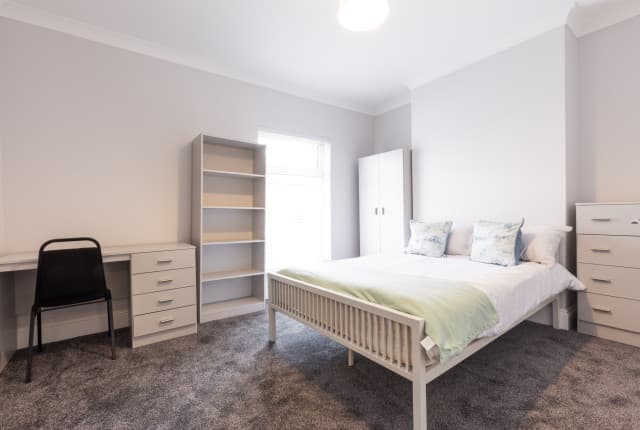 3 Bed House - Blaydes Street thumbnail 5