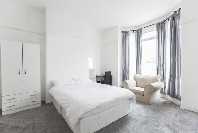 4 Bed House - De Grey Street thumbnail 5