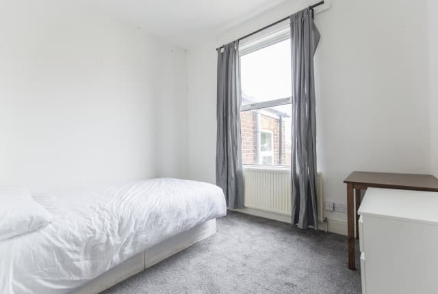 4 Bed House - De Grey Street thumbnail 9