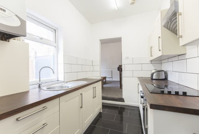 4 Bed House - De Grey Street photo 1