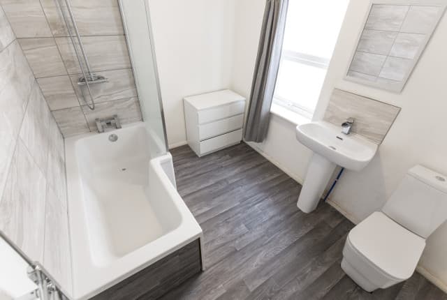 4 Bed House - De Grey Street thumbnail 4