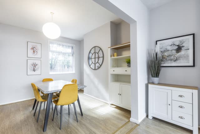 3 Bed House - Worthing Street thumbnail 2