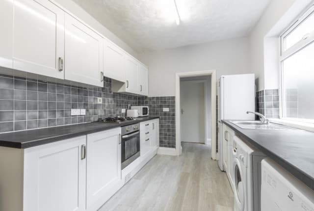 3 Bed House - Worthing Street thumbnail 5