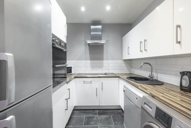 6 Bed House - Walters Terrace thumbnail 3