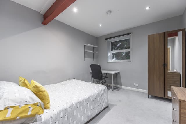 6 Bed House - Walters Terrace thumbnail 4