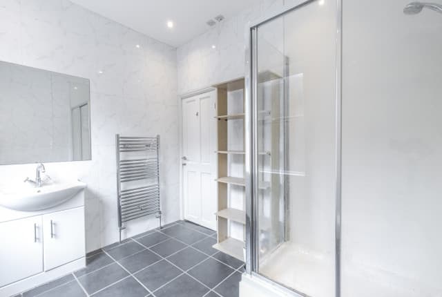 6 Bed House - Beresford Avenue thumbnail 9