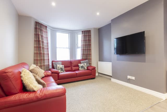 7 Bed House - Cottingham Road photo 1