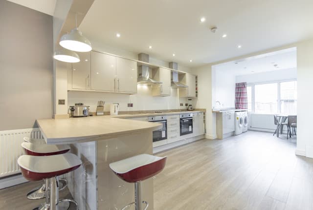 7 Bed House - Cottingham Road thumbnail 3