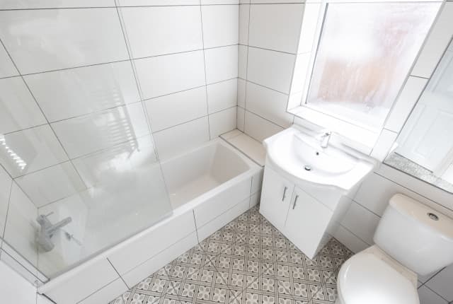 6 Bed House - Beresford Avenue thumbnail 9