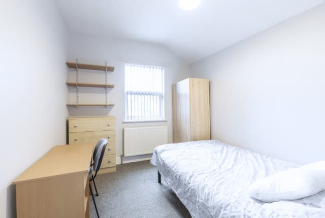 4 Bed House - Ventnor Street thumbnail 4