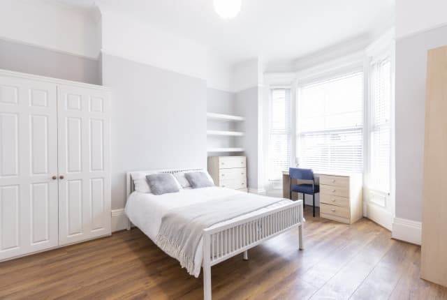 4 Bed House - Grafton Street thumbnail 3