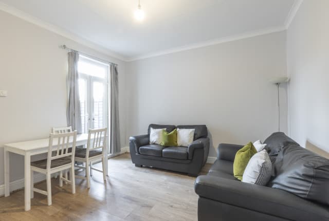 4 Bed House - Sharp Street photo 1