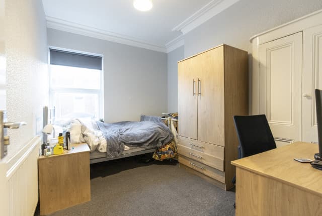 5 Bed House - Brooklyn Street thumbnail 3