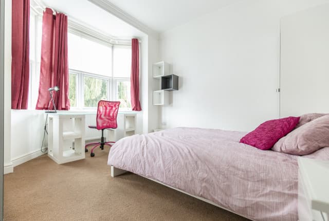 8 Bed House - Wellesley Avenue thumbnail 5