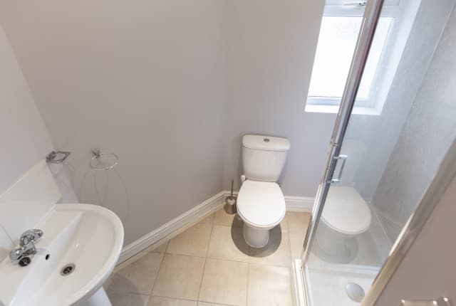 5 Bed House - Beech Grove thumbnail 12