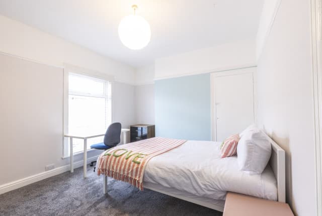 3 Bed House - Blaydes Street thumbnail 5