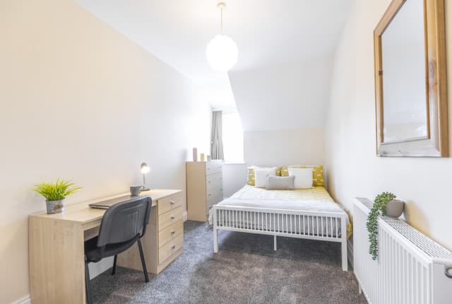 4 Bed House - Beverley Road thumbnail 7