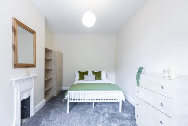 4 Bed House - Beverley Road thumbnail 8