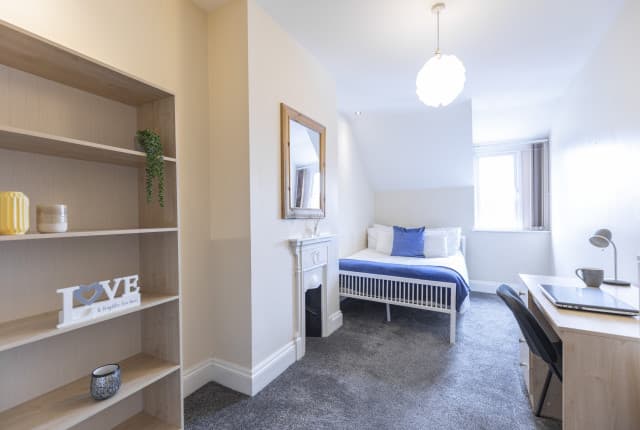 4 Bed House - Beverley Road thumbnail 4