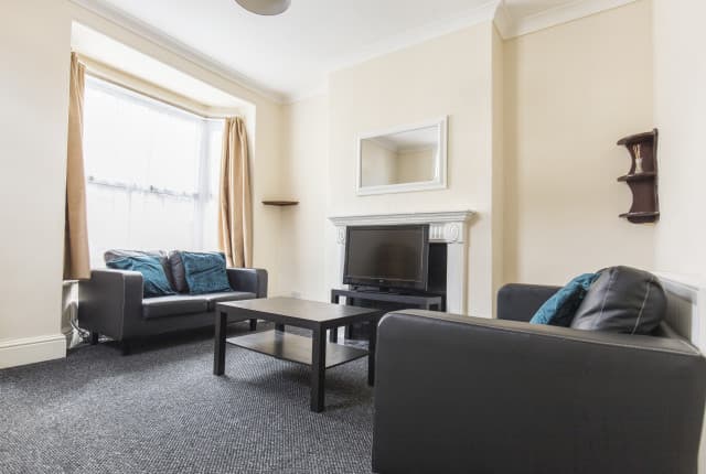 2 Bed House - Sharp Street photo 1