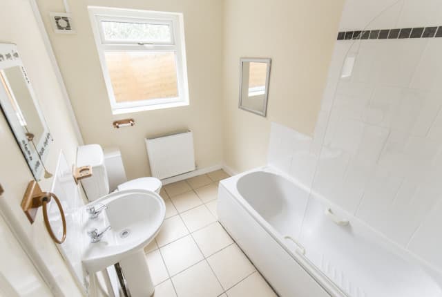 2 Bed House - Sharp Street thumbnail 5