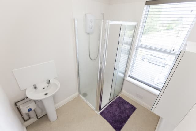 5 Bed House - Ash Grove thumbnail 9