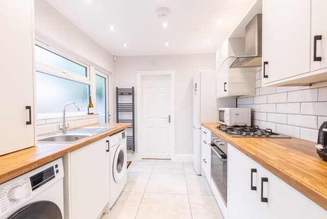 3 Bed House - Blaydes Street photo 1